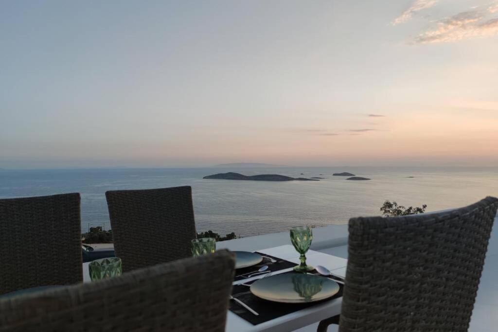 Eolia Luxury Suites Andros Batsíon Exterior photo
