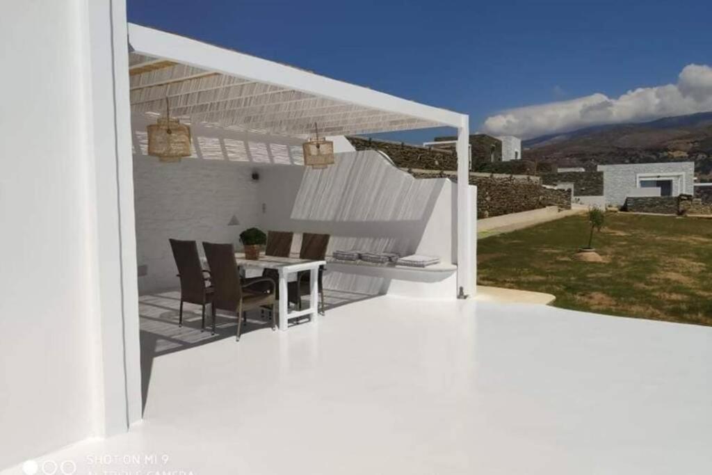 Eolia Luxury Suites Andros Batsíon Exterior photo