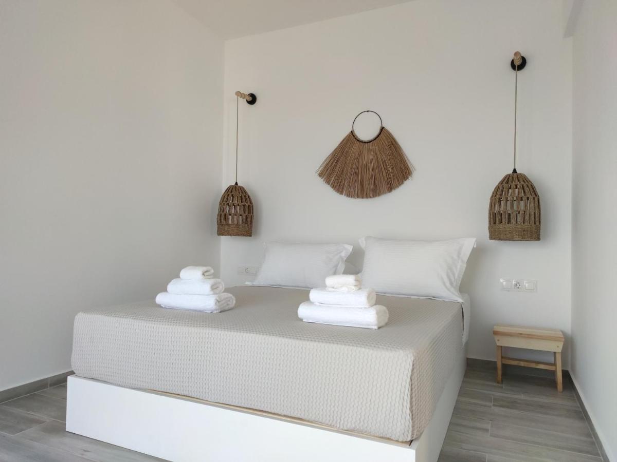 Eolia Luxury Suites Andros Batsíon Exterior photo